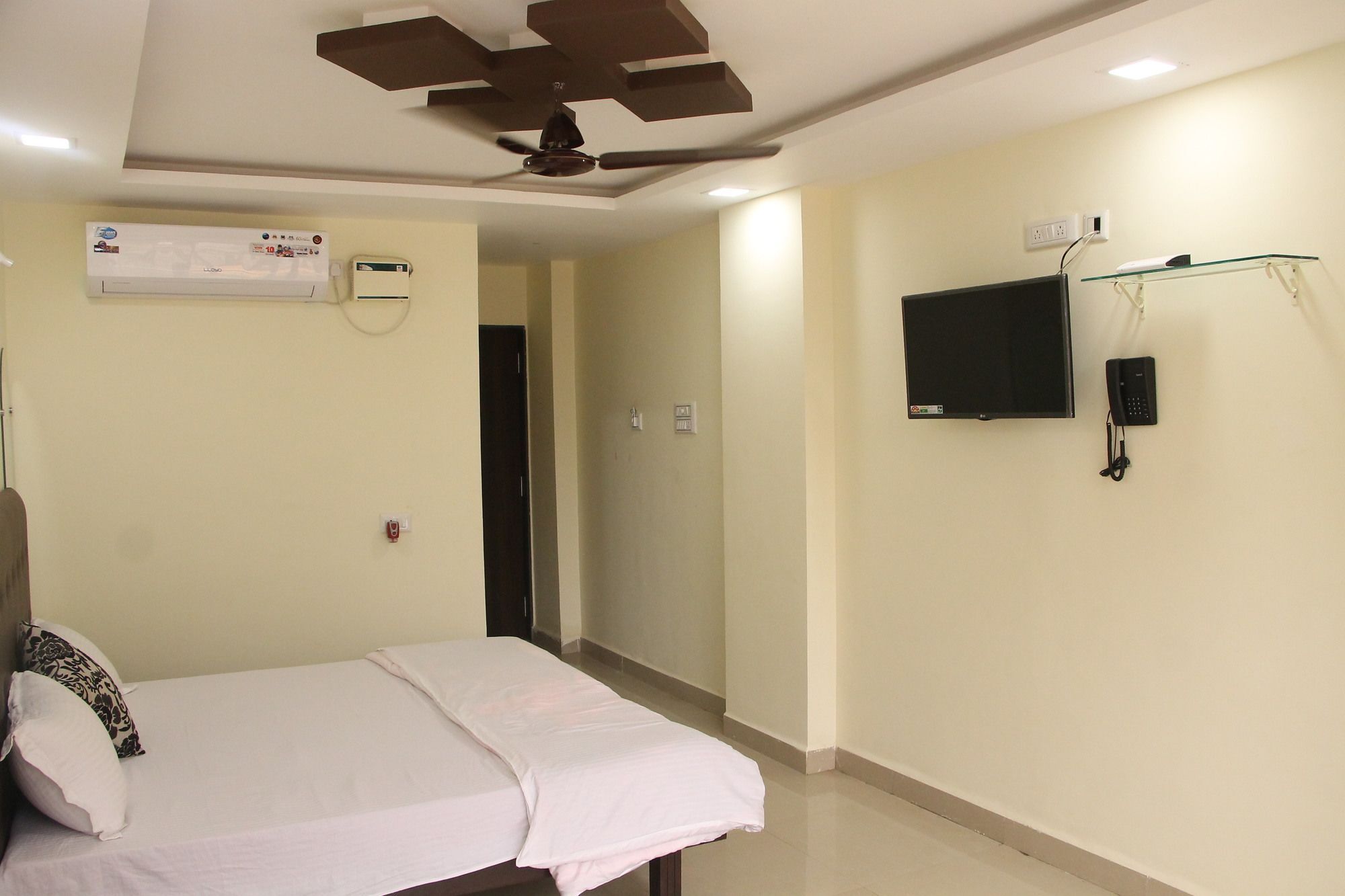 Swaraj The Goan Dream Hotell Calangute Exteriör bild