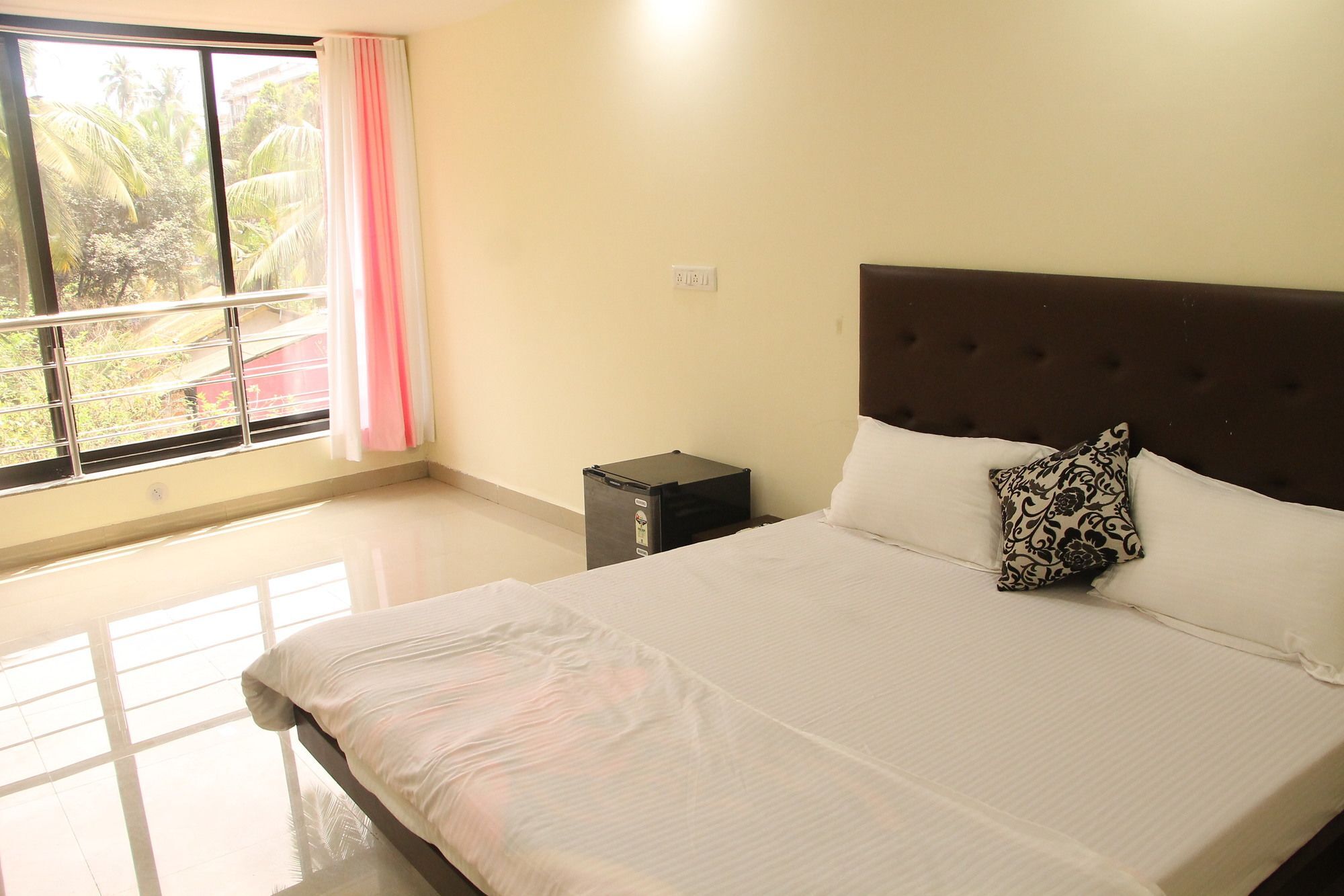Swaraj The Goan Dream Hotell Calangute Exteriör bild