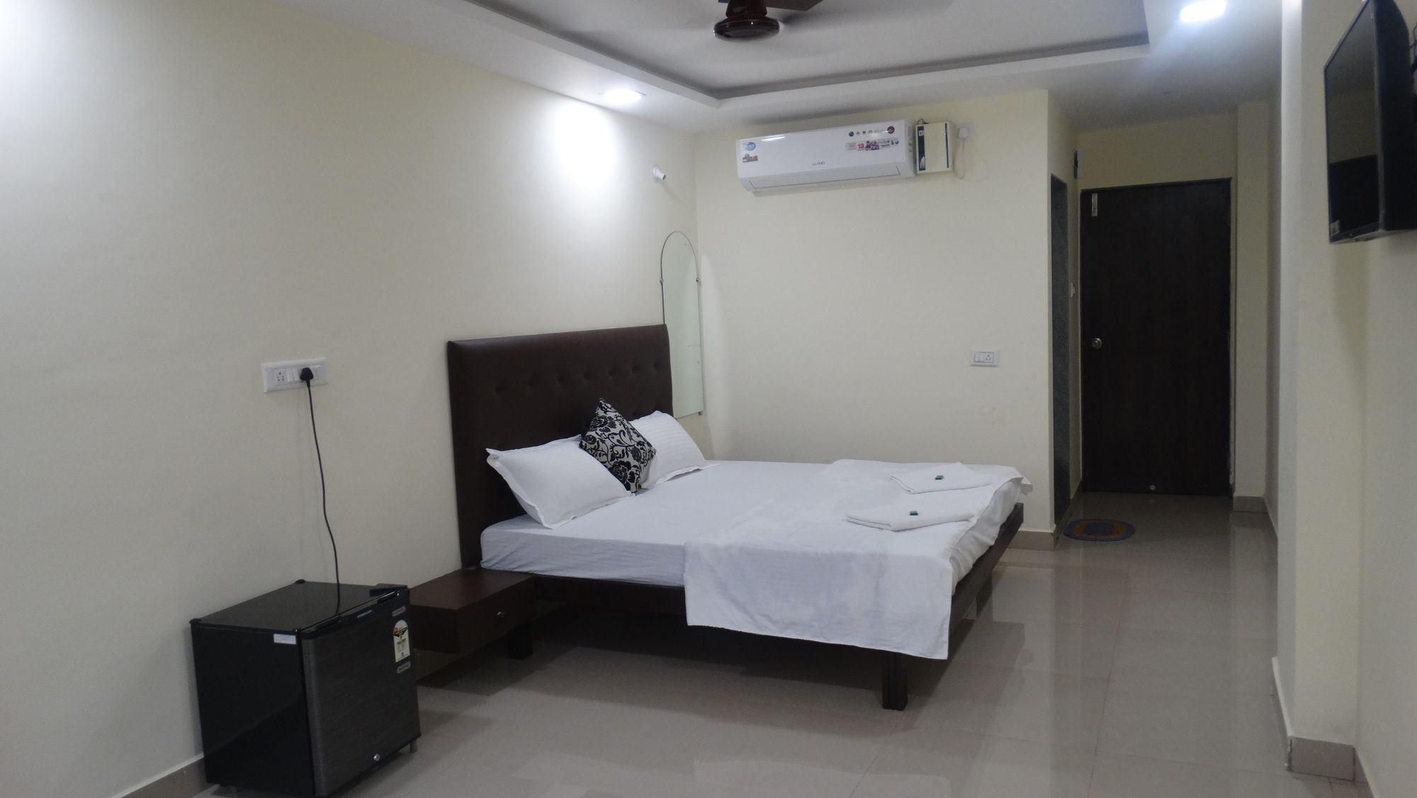 Swaraj The Goan Dream Hotell Calangute Exteriör bild
